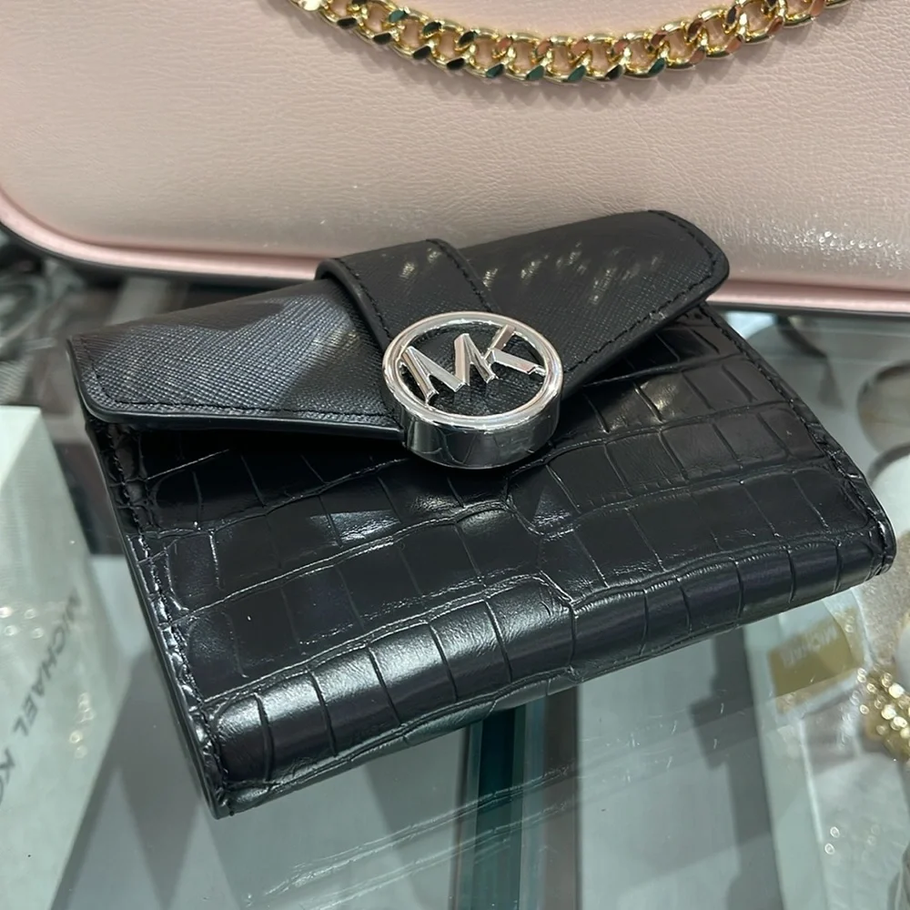 MICHAEL KORS CARMEN MEDIUM LOGO AND FAUX LEATHER WALLET BLACK  NWT